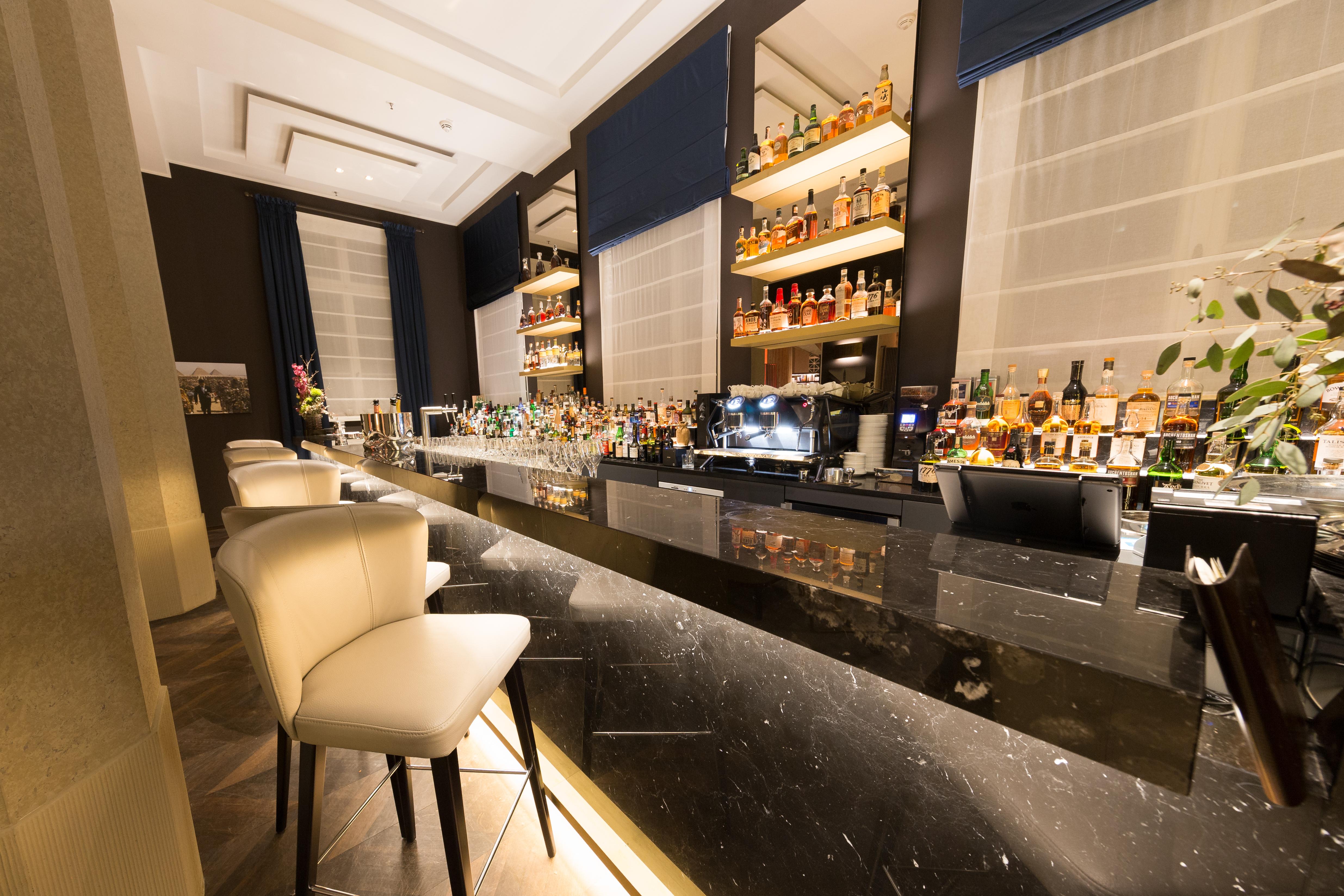 ホテル The Wellem, In The Unbound Collection By Hyatt デュッセルドルフ エクステリア 写真 The bar at the hotel