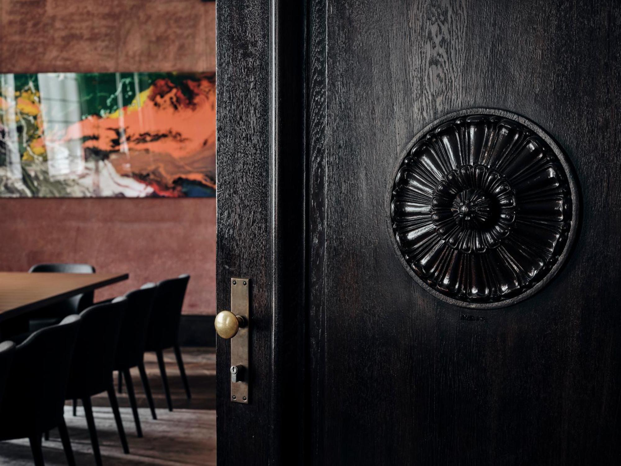 ホテル The Wellem, In The Unbound Collection By Hyatt デュッセルドルフ エクステリア 写真 The door of the restaurant